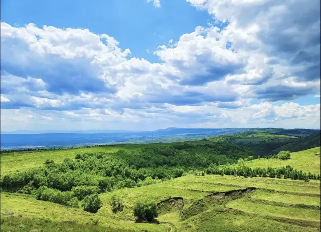 Beijing Surroundings｜Drive 2h to the Grasslands to See the Sky and Sea of Clouds