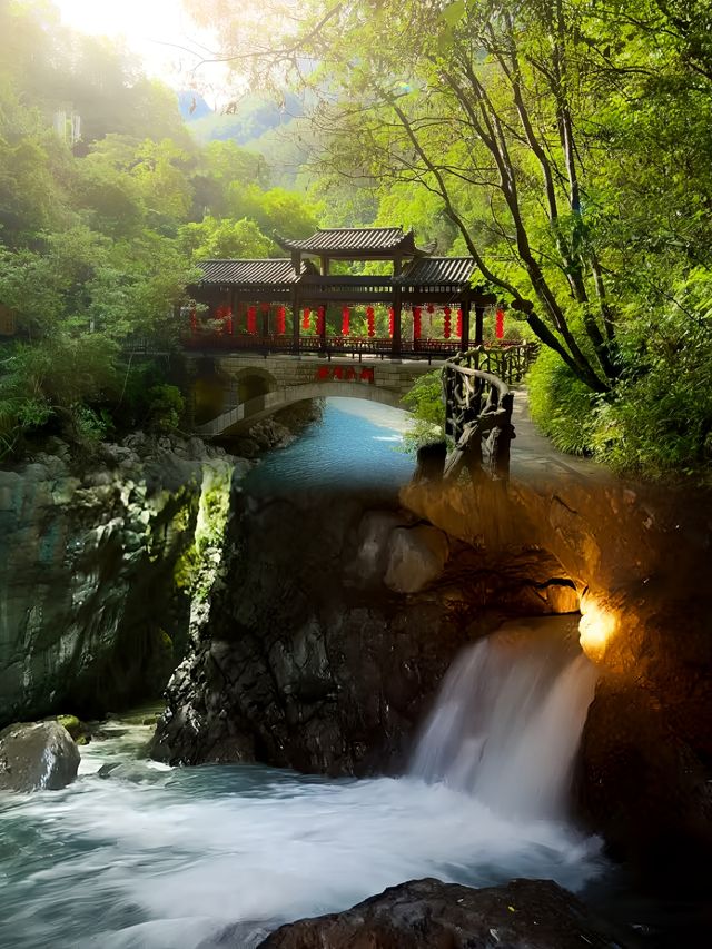 四川巴山推薦一個特別好玩的大峽谷景區。