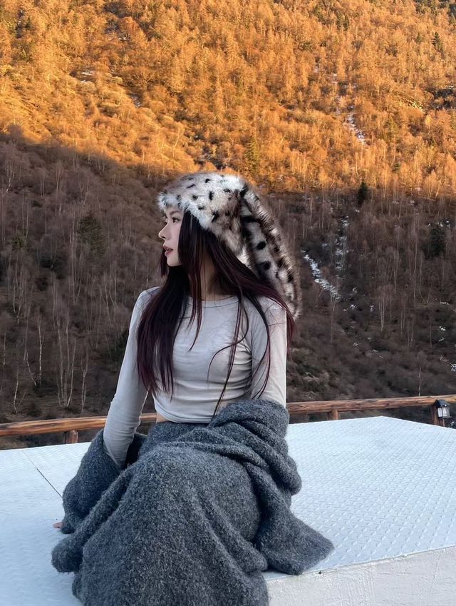 四姑娘山 躺在床上 直面雪山 日照金山