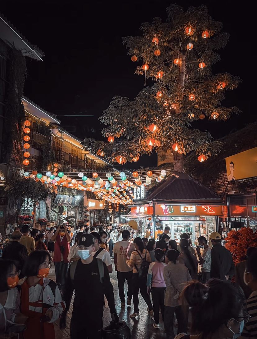 昆明周邊遊| 人間煙火，漫步建水紫陶街｜Trip.com 建水