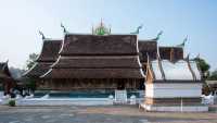 Visit Wat Xieng Thong after 4 PM for a Unique Experience!