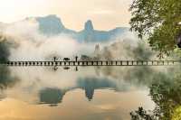 千姿百態鼎湖峰