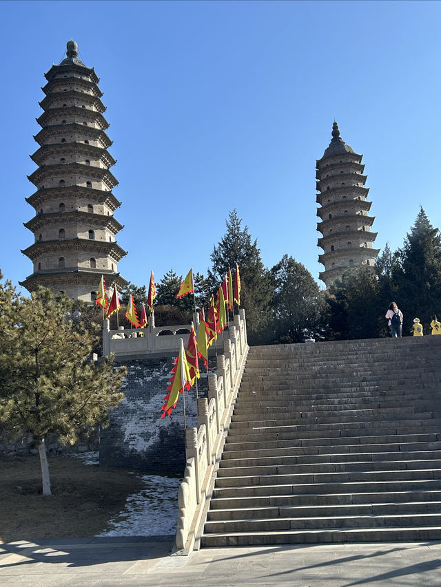 唯美的太原雙塔