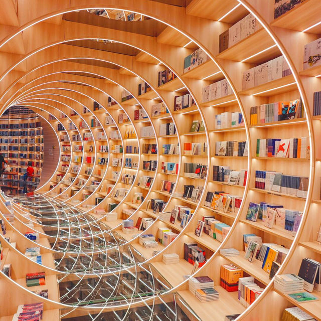 深圳📍時空隧道書店📖 震撼到我啦❗❗️