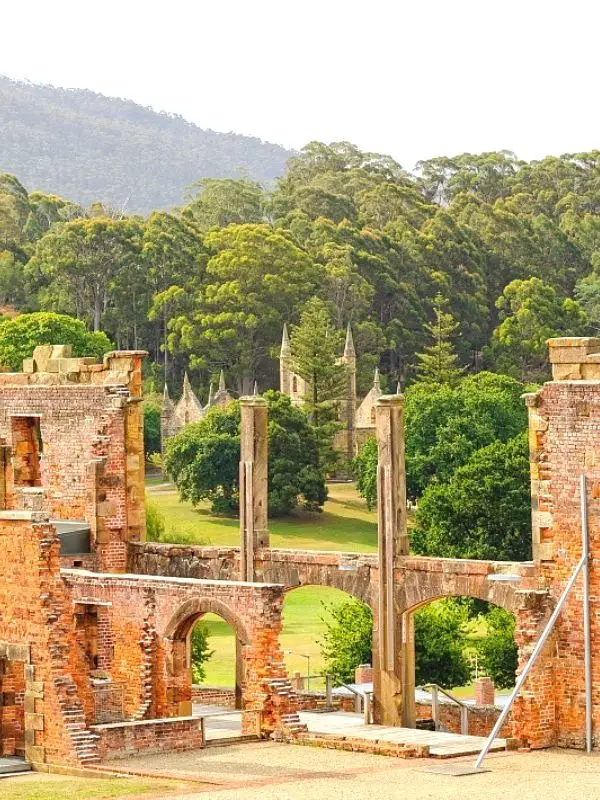 Is 4k per person enough for a 4-day trip to Australia?