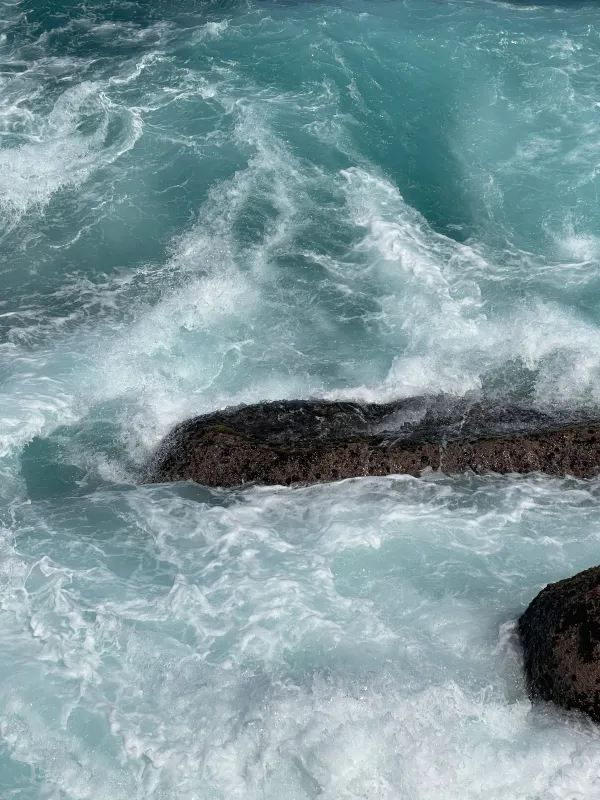 Discover the Enchanting Blue Sea at Boundary Island