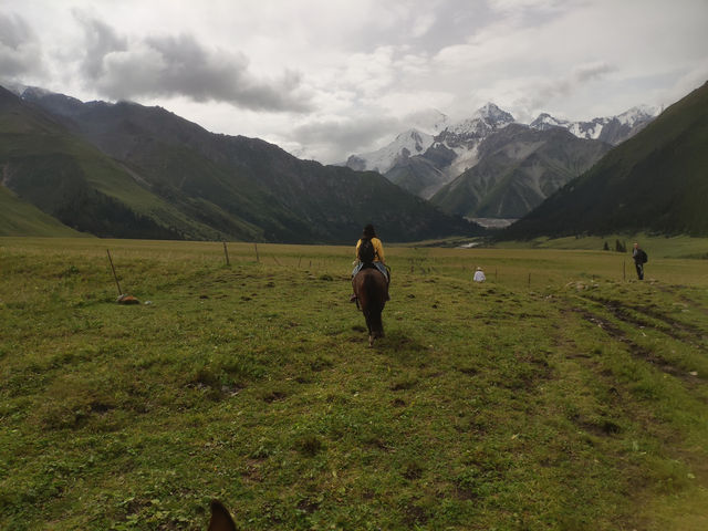 Ili Mountains – A Hidden Paradise in Xinjiang! 🏔️🌿   