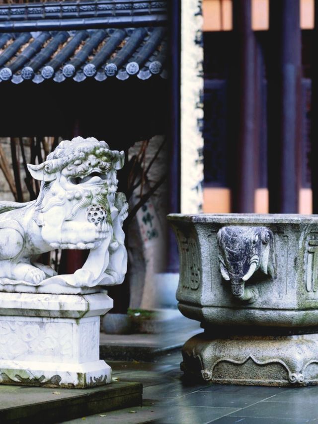 江南有自己的懸空寺，浙江台州萬佛寺