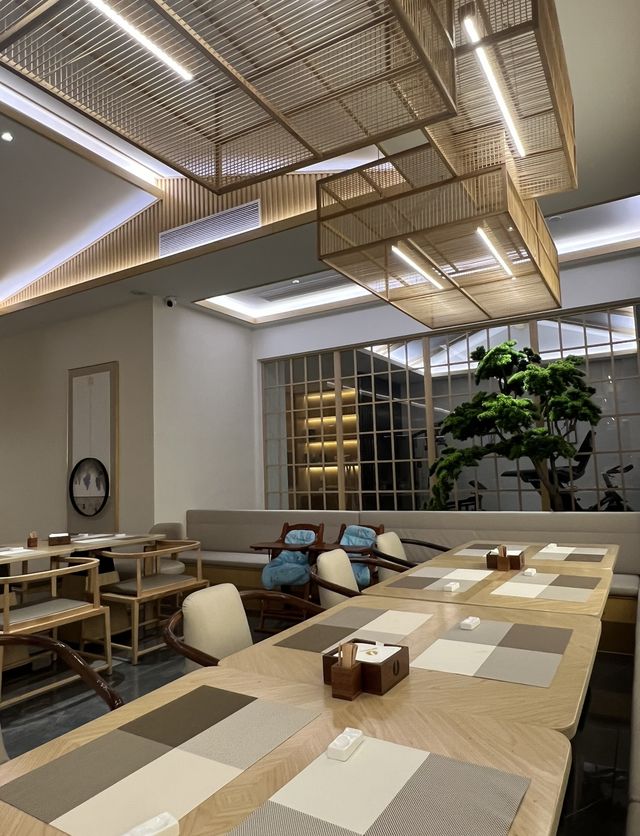 長春新中式酒店天花板嚟啦