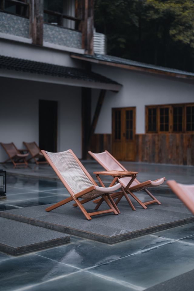 秋日 雨天 山林 私湯