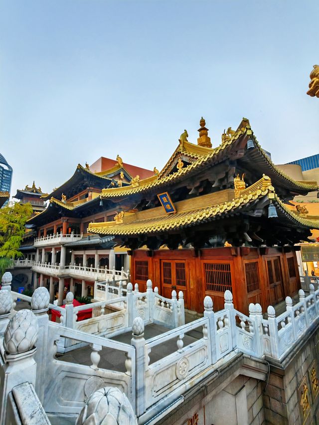 金色佛國裡的魔都時光
