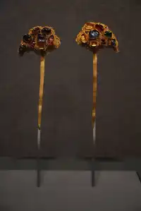 逛梁莊王珍藏館，被明代王室審美按頭種草