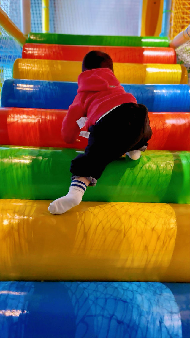 從無錫出發，一個半小時就能抵達的親子度假酒店！長興芳草地度假酒店簡直是帶娃放電的完美選擇，我們家崽崽