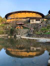 下面是一份為你量身打造的龍岩土樓兩天旅遊攻略,預算500元,助你深度體驗土樓文化,拍攝出精彩內容。