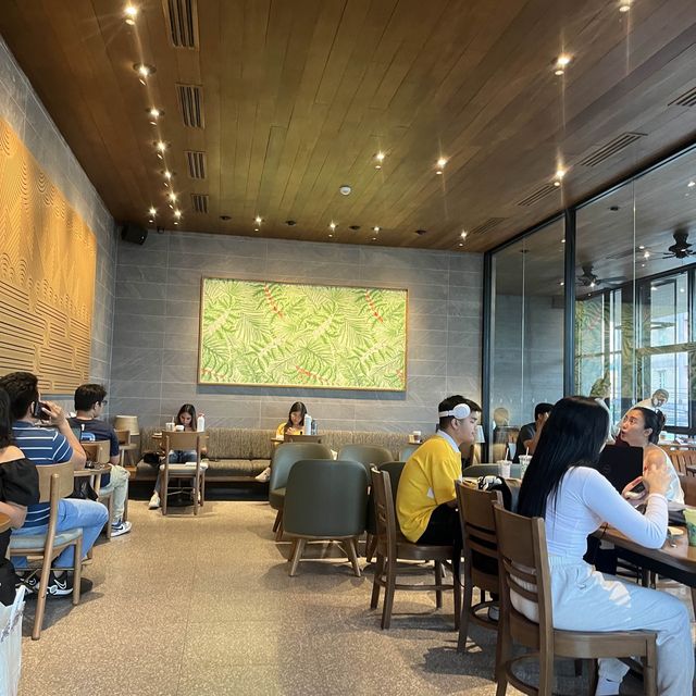 First drive-thru Starbucks in DC!