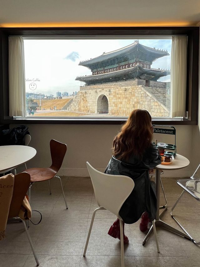 Cafe with a stunning fortress view in Suwon!