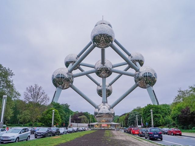 比利時🇧🇪天馬行空充滿藝術性的鋼球塔