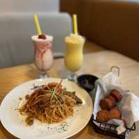 邊食邊玩 Chill Café