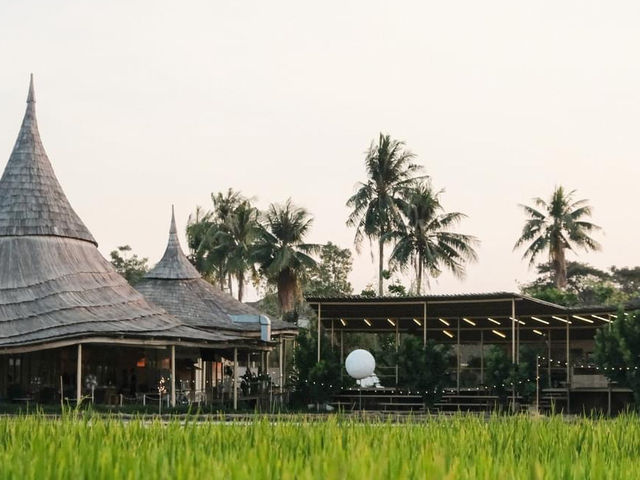 ChataThammachart | คาเฟ่สุดชิลที่มีสไตล์สุดโดดเด่น