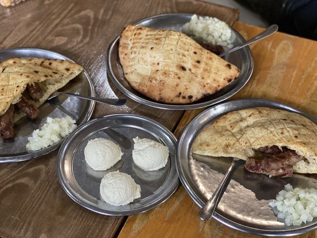 🇧🇦 보스니아 전통음식 체바피를 맛보다 🌭