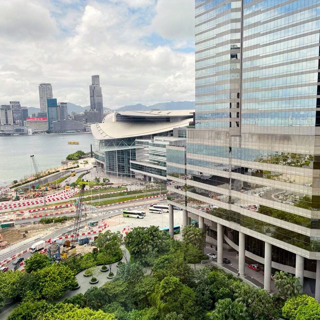 「灣景國際酒店」：無需按金，精彩自助餐。適合放鬆旅遊