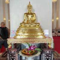 วัดชนะสงคราม วัดดังตั้งใจกลางถนนข้าวสาร