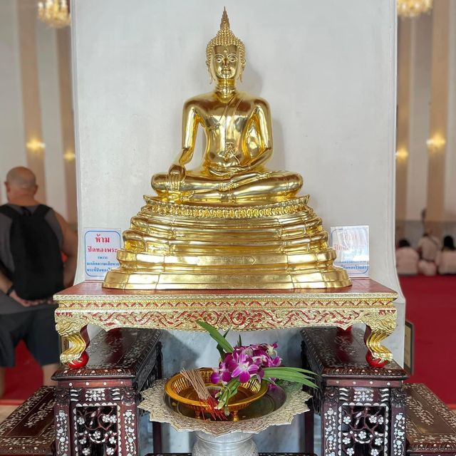 วัดชนะสงคราม วัดดังตั้งใจกลางถนนข้าวสาร