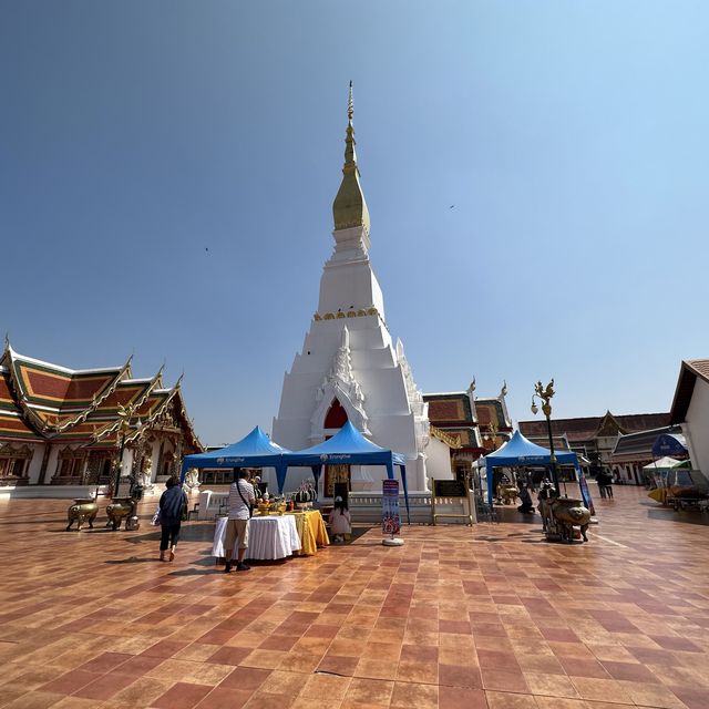 ไหว้พระขอพรวัดพระธาตุเชิงชุมวรวิหาร 🙏🏻