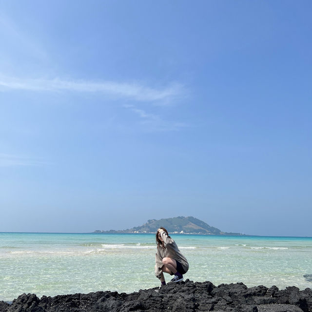 에메랄드빛 바닷물이 너무 맑은 해수욕장🌊