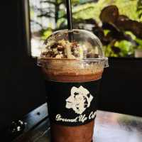 ground up cafe เที่ยงนั่งได้ เย็นๆมาสวยอีกแบบ