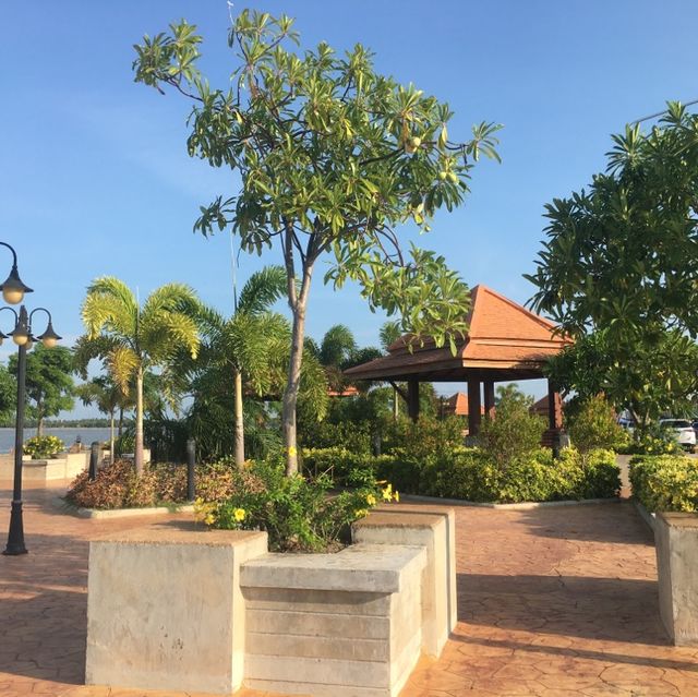 Ban Laem Nok ( The Egret Yard)