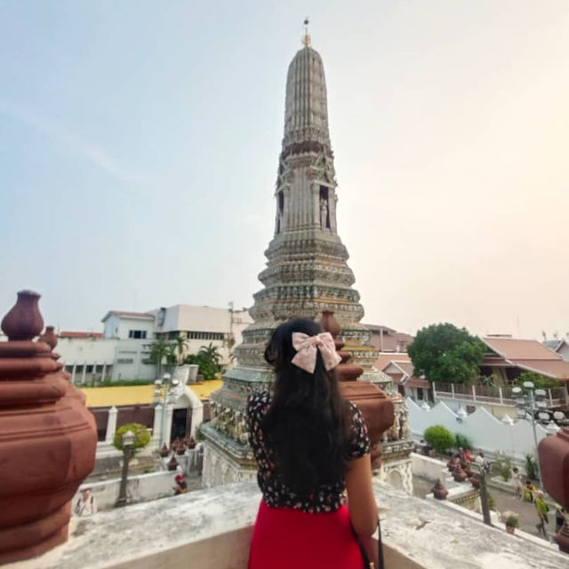Beautiful sunset with amazing temple views 