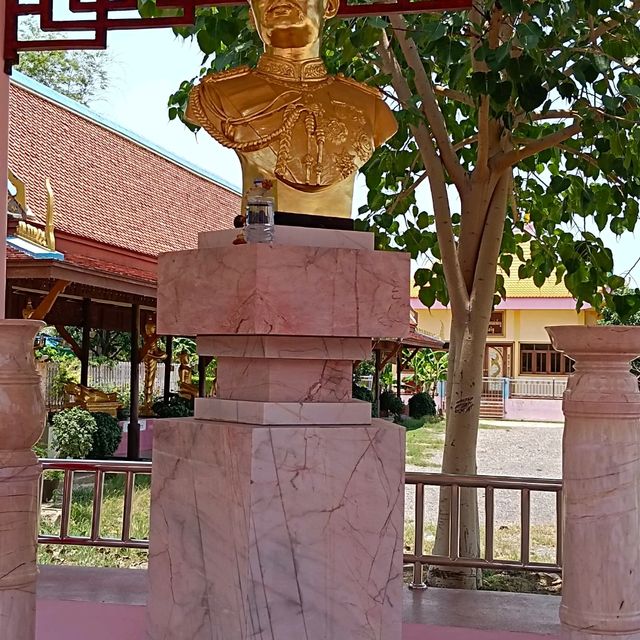 วัดแหลม วัดที่มีสถานีรถไฟ