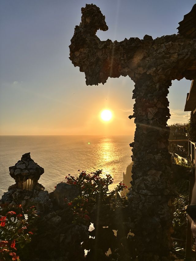 Malini Uluwatu - Where Seafood Delights Meet Breathtaking Sunsets✨🌅