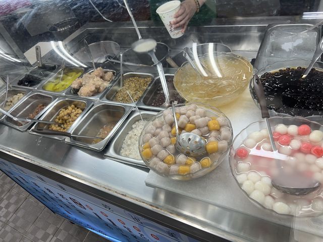 台北大安區傳統甜品店｜芋香園，招牌杏仁露超好喝，消暑