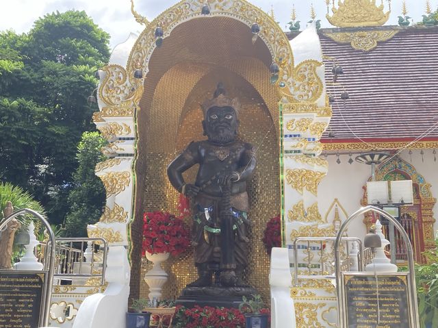 อยากขอพรเรื่องการเงิน ต้องมาวัดอุปคุต