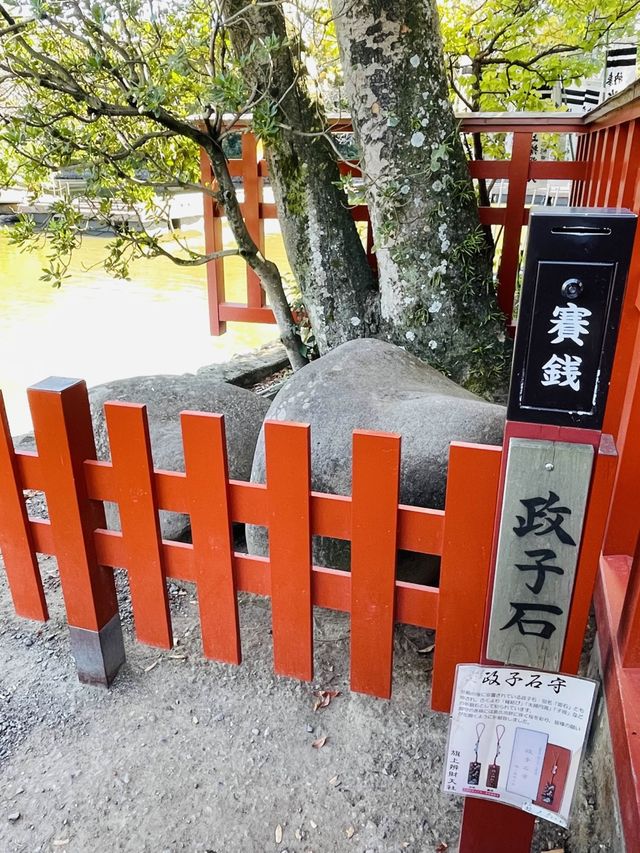 【神奈川県/旗上弁財天社】美しい源氏池に浮かぶ神社