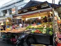 เดินไป กินไป ที่ตลาดโต้รุ่งหัวหิน