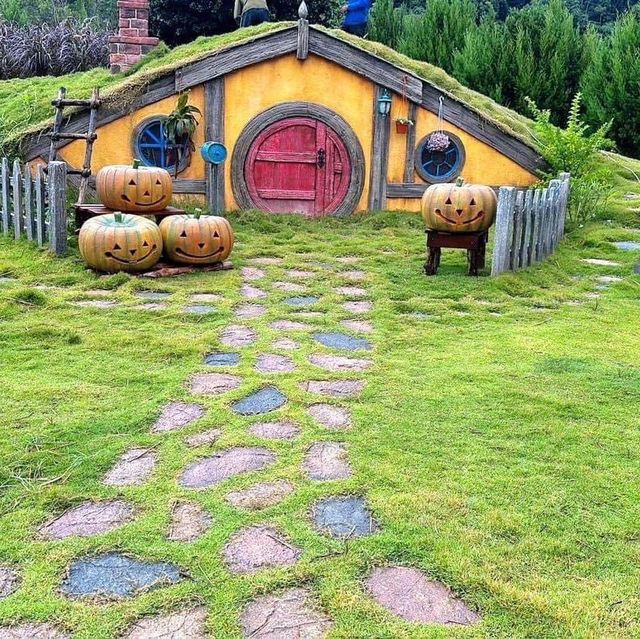 Hobbitoon Village