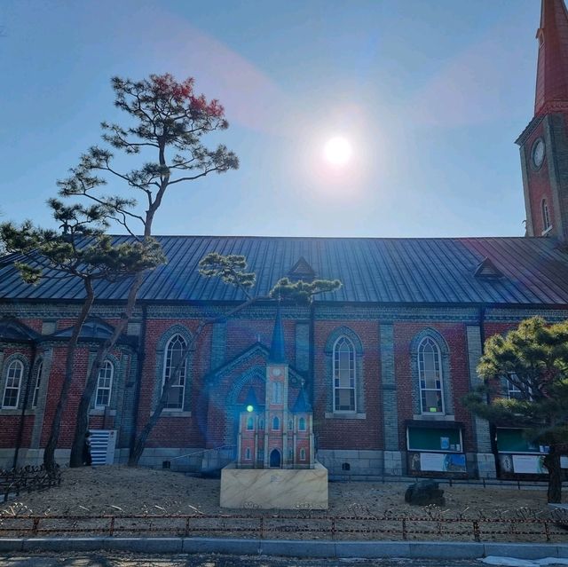 한국전쟁때 성모상이 눈물을 흘려 철수했다는 그 성당