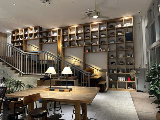 福岡・小倉。24時間カレー・うどん。キャビンタイプの宿泊施設『リリーフ小倉ANNEX Book & Stay』
