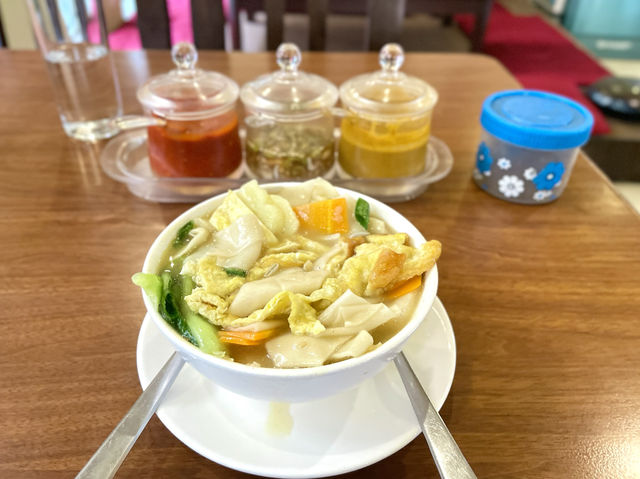 A typical Tibetan noodle soup.
