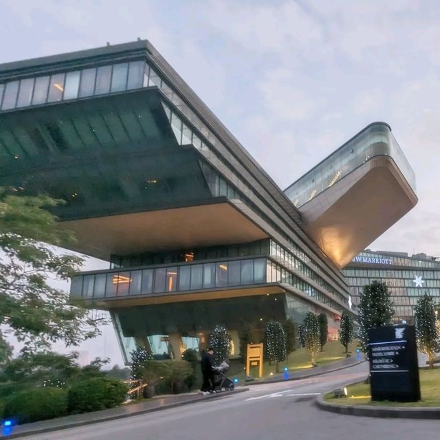 高雅奢華，外觀像機場航站樓的：河內JW萬豪酒店