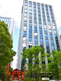 【金綱稲荷神社/東京都】日本通運の本社前に鎮座する