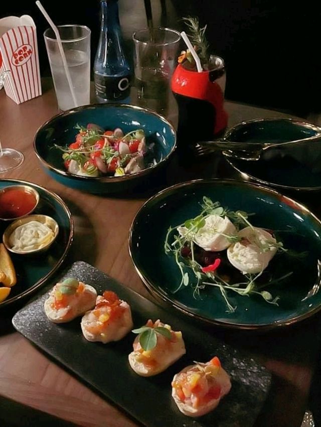 曼谷最佳Jazz bar，黑幫主題Live band，Cocktail出色