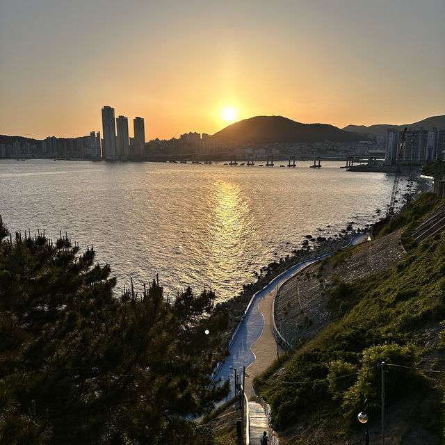 아름다운 석양 맛집 부산 영도 흰여울문화마을🌊