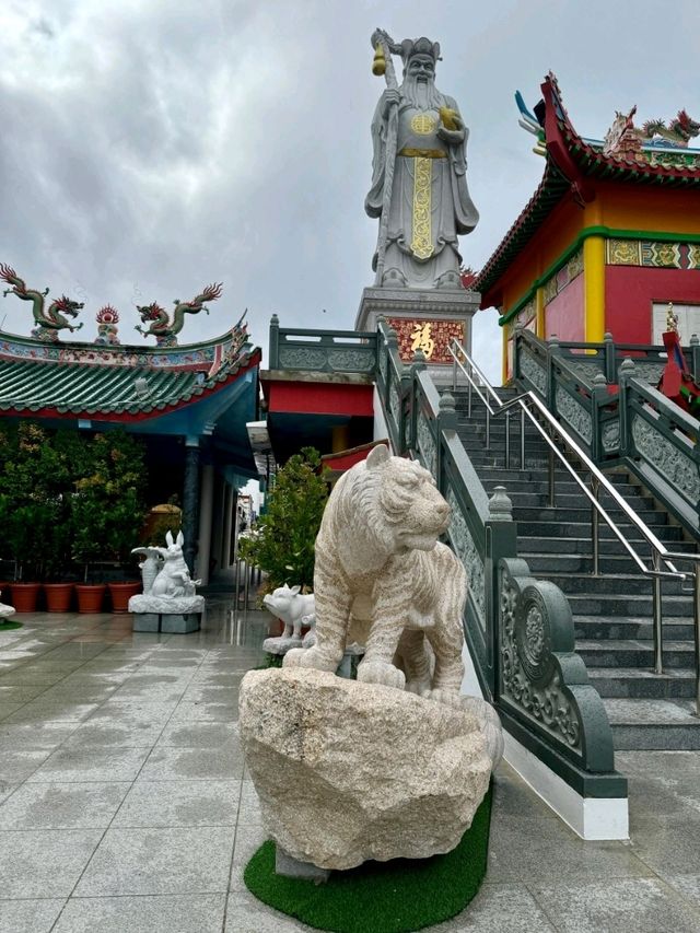 Exploring Miri Tua Pek Kong Temple