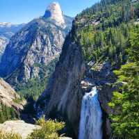 👣 Stunning Views at Yosemite National Park 