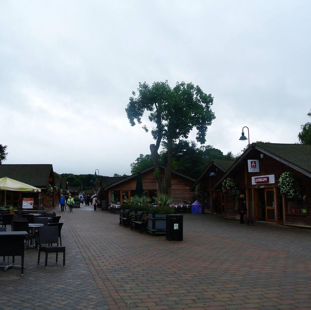 Trentham shopping village 