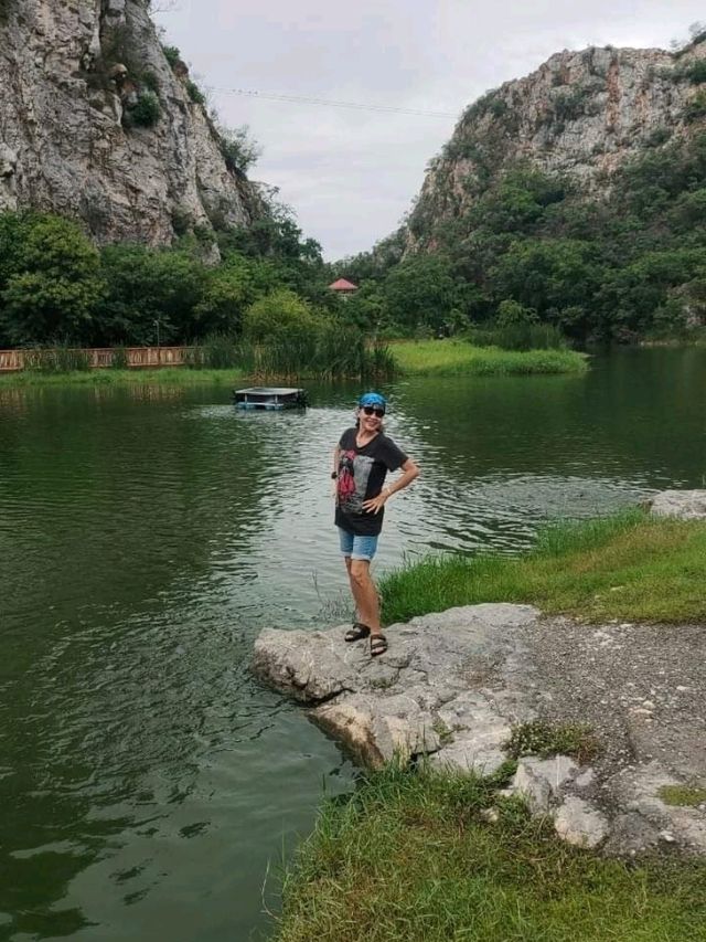 อุทยานแห่งชาติหินเขางู  ราชบุรี